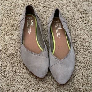 Toms tan flats